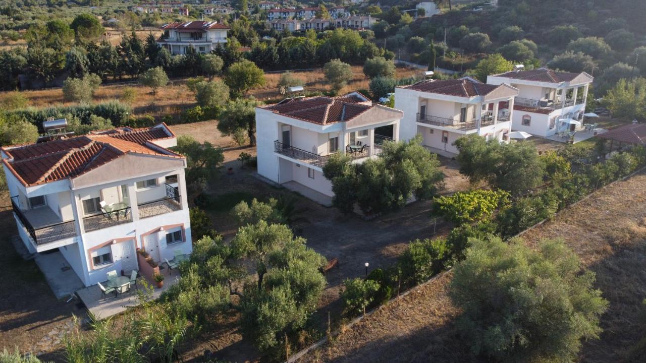 Deres Apartments Hanioti Luaran gambar
