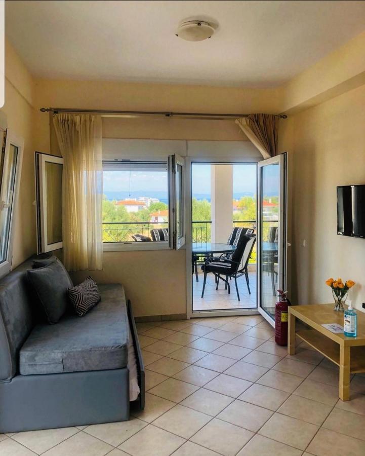 Deres Apartments Hanioti Luaran gambar