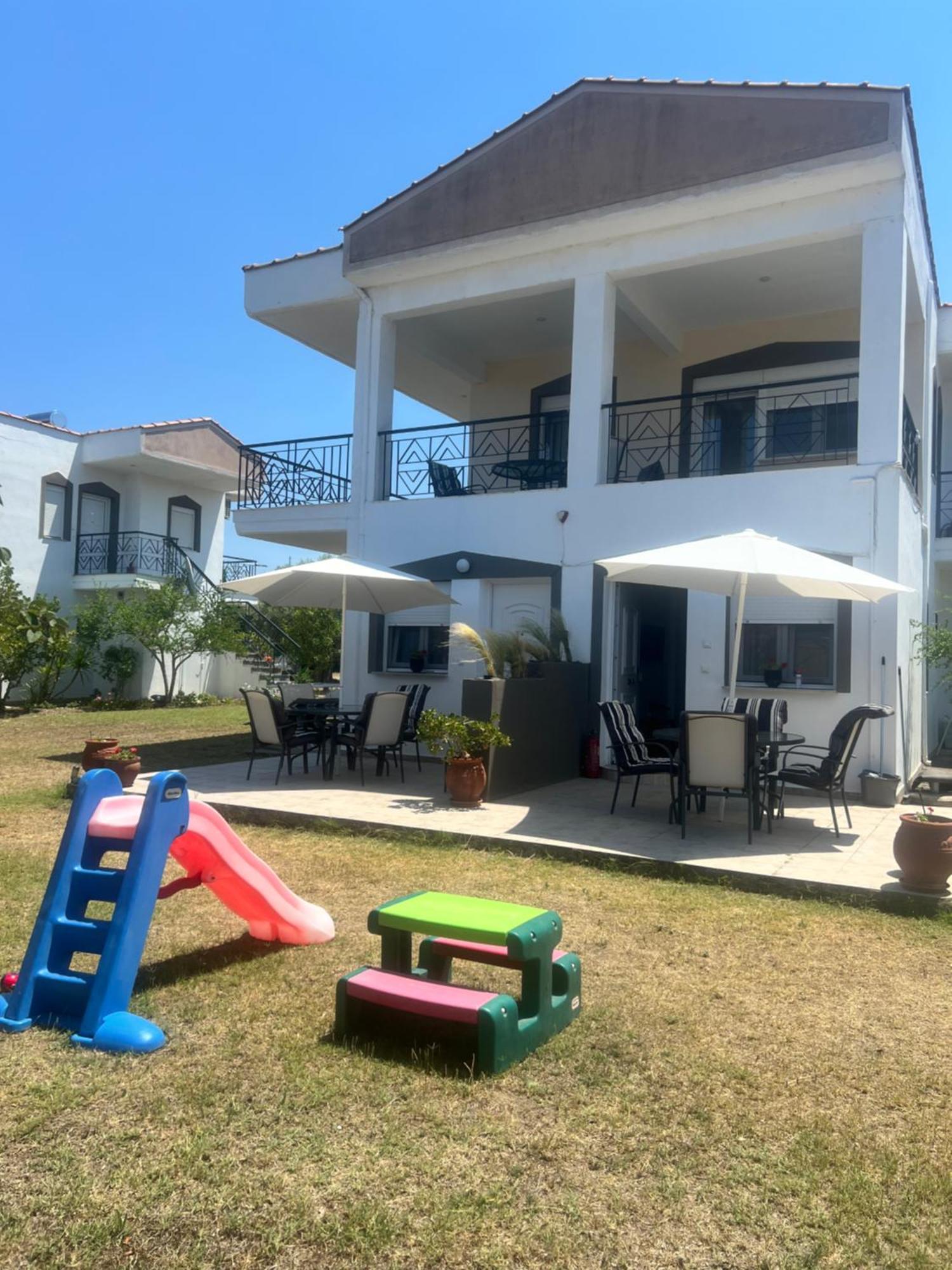 Deres Apartments Hanioti Luaran gambar