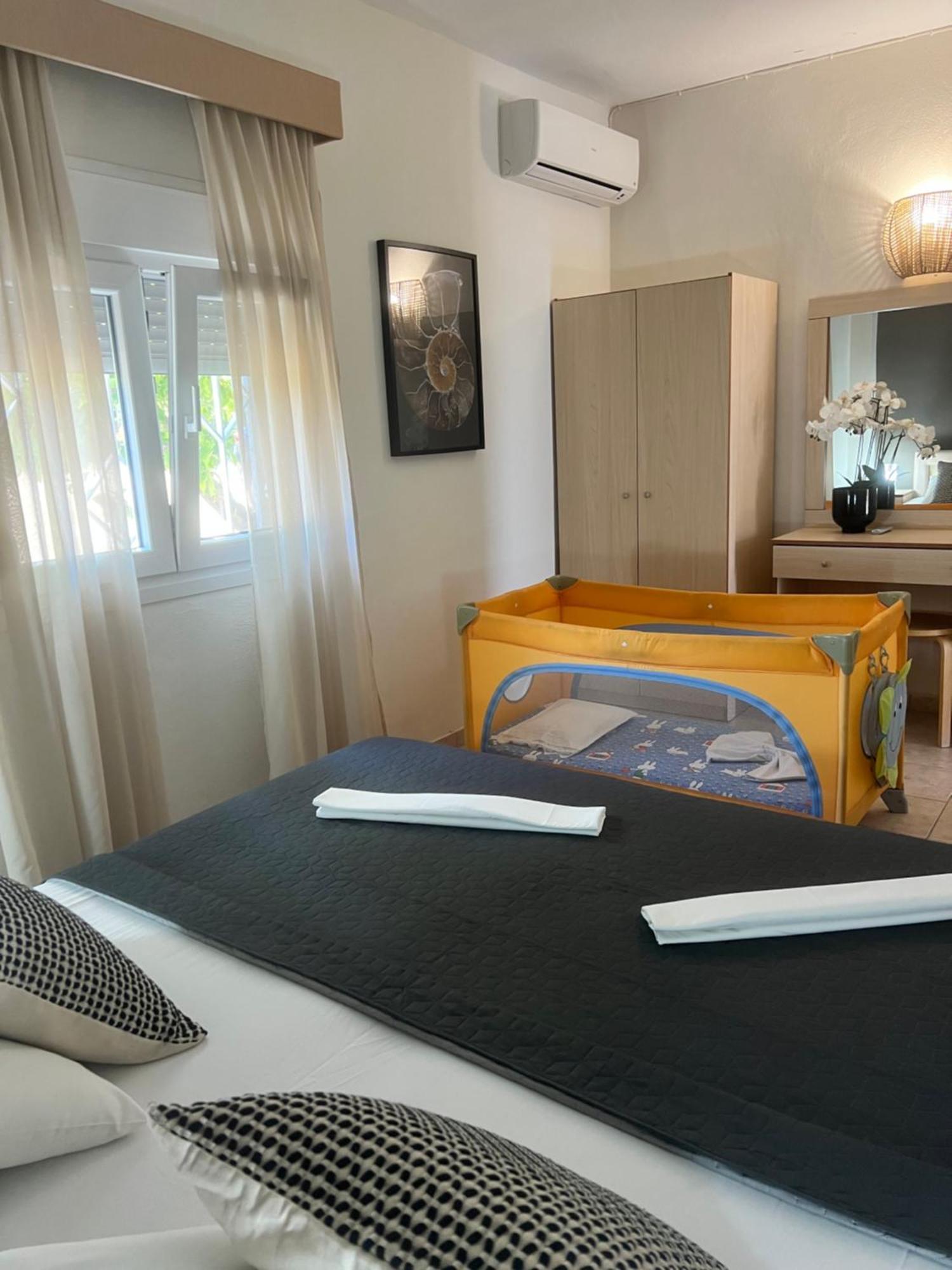 Deres Apartments Hanioti Luaran gambar
