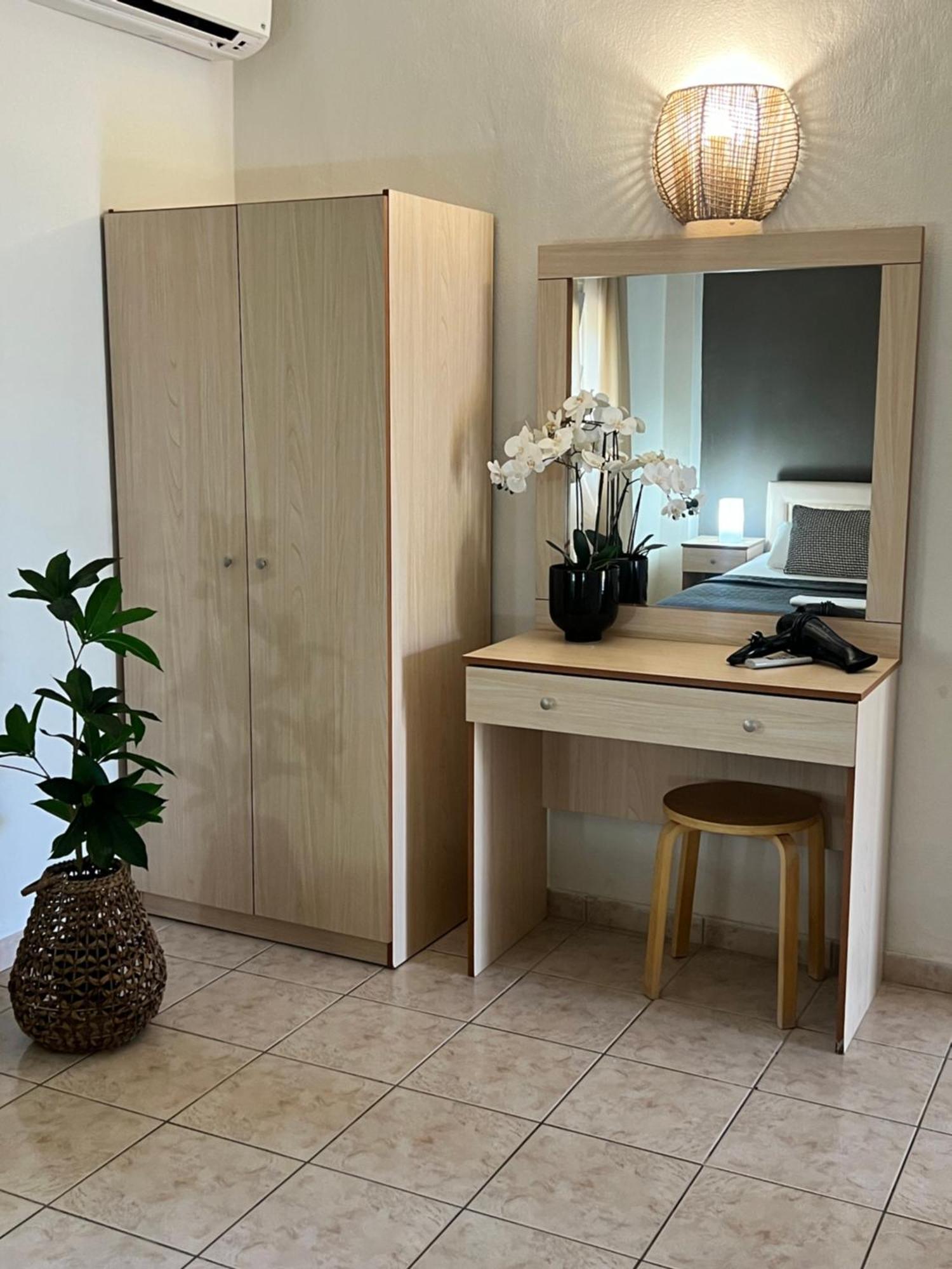 Deres Apartments Hanioti Luaran gambar