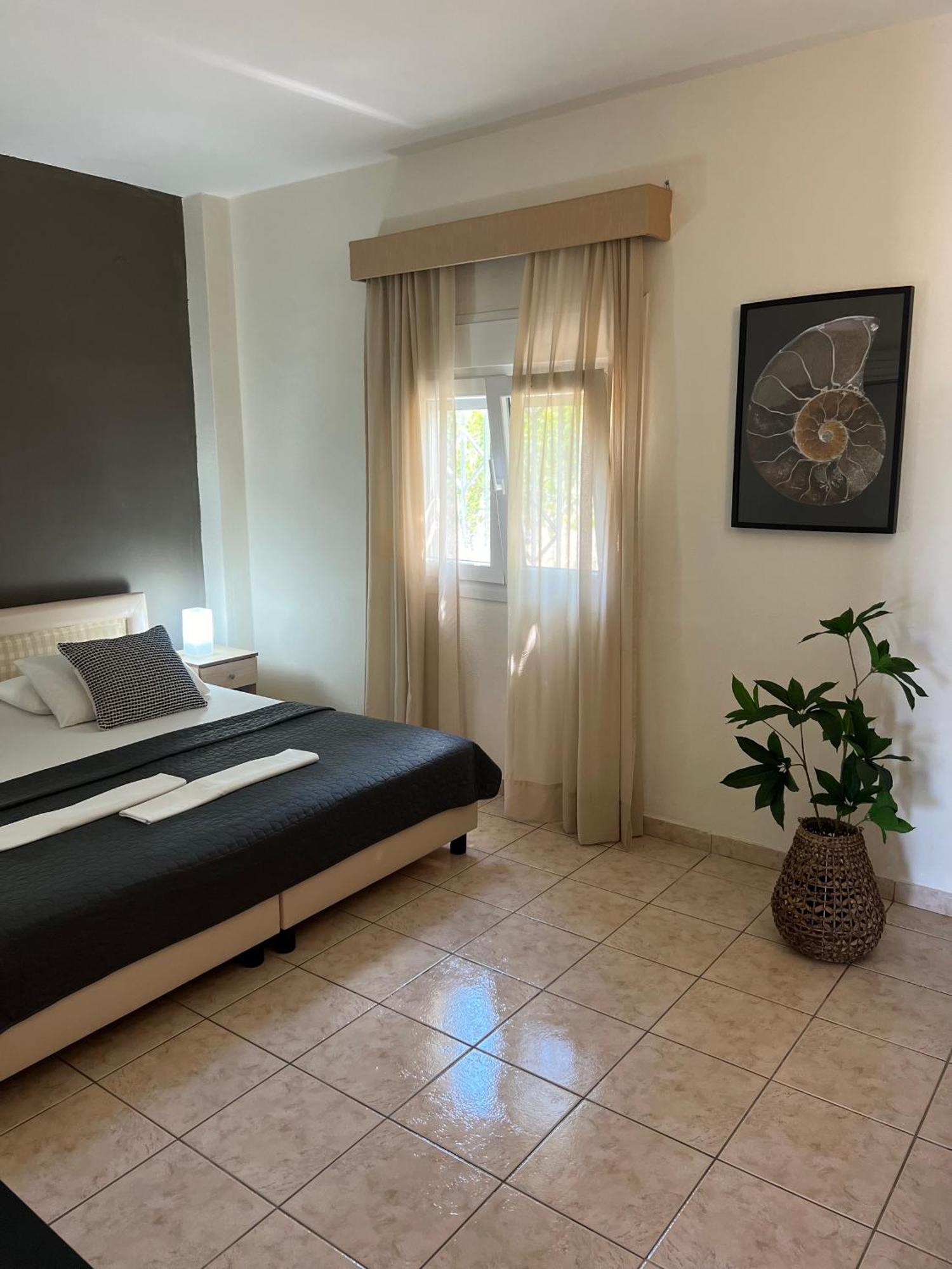 Deres Apartments Hanioti Luaran gambar
